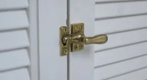 Town Center Locksmith Shop Grosse Pointe, MI 313-228-1490 - 9-Garage-Door-Locks